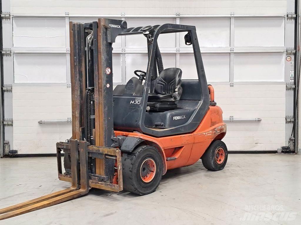 Linde H30D-03 Dizelski viljuškari