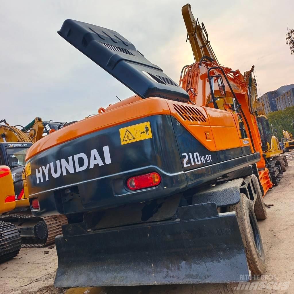Hyundai 210W-9 Bageri točkaši