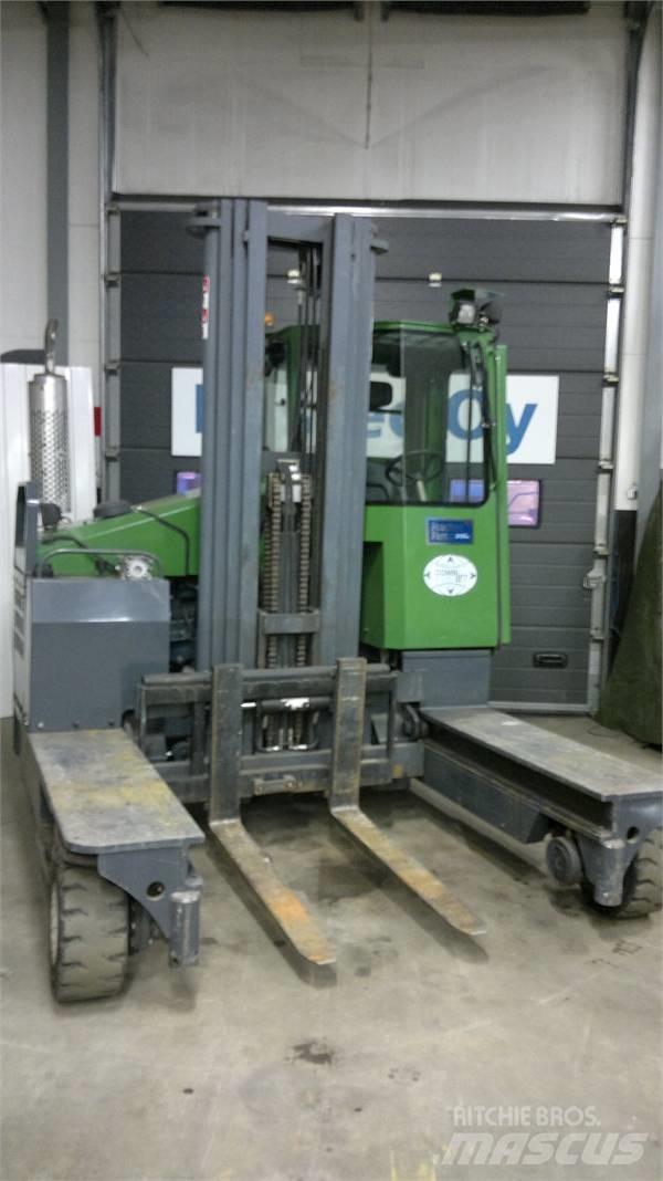 Combilift C4000 D Viljuškari sa 4-stranskim dohvatom