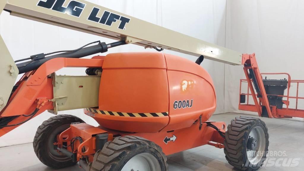 JLG 600 AJ Zglobne podizne platforme