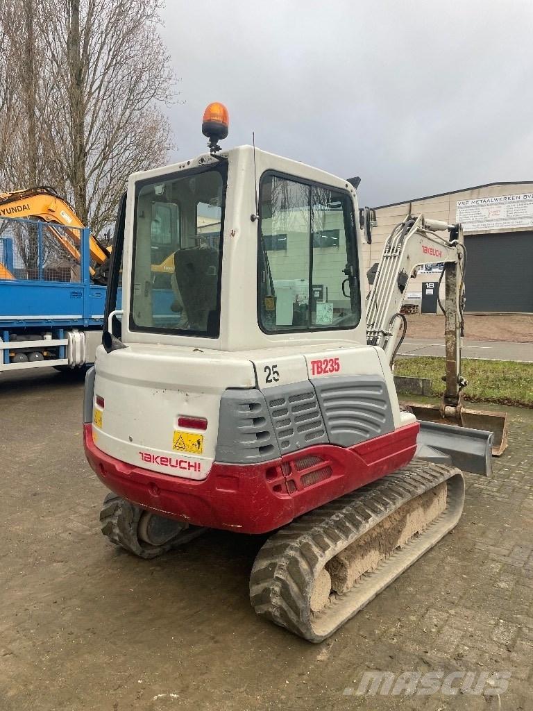 Takeuchi Tb235 Mini bageri < 7t