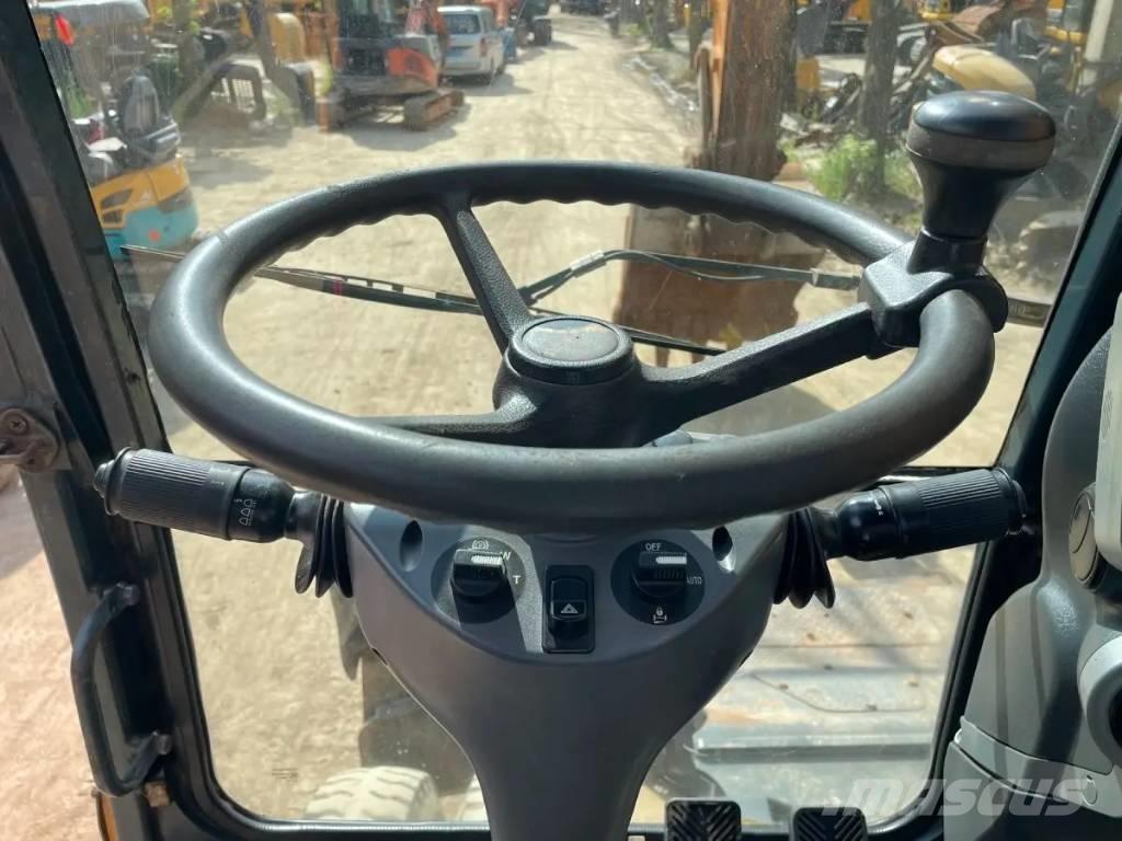 Hyundai R210W-9 Bageri točkaši