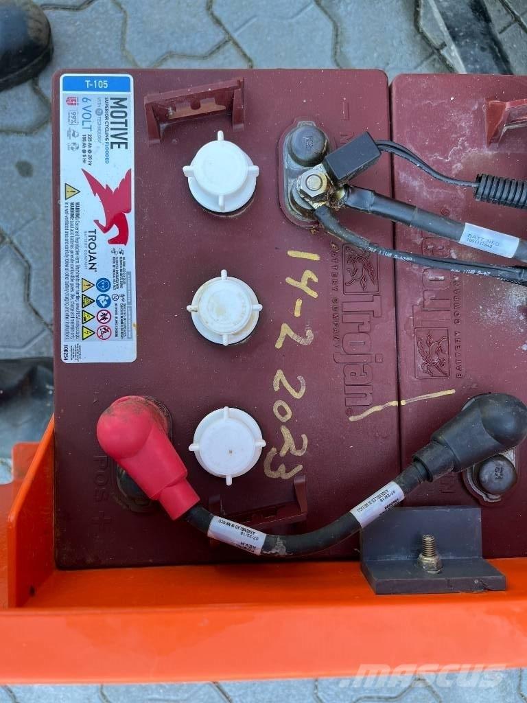 JLG 1230 ES Jarbolne penjajuće platforme