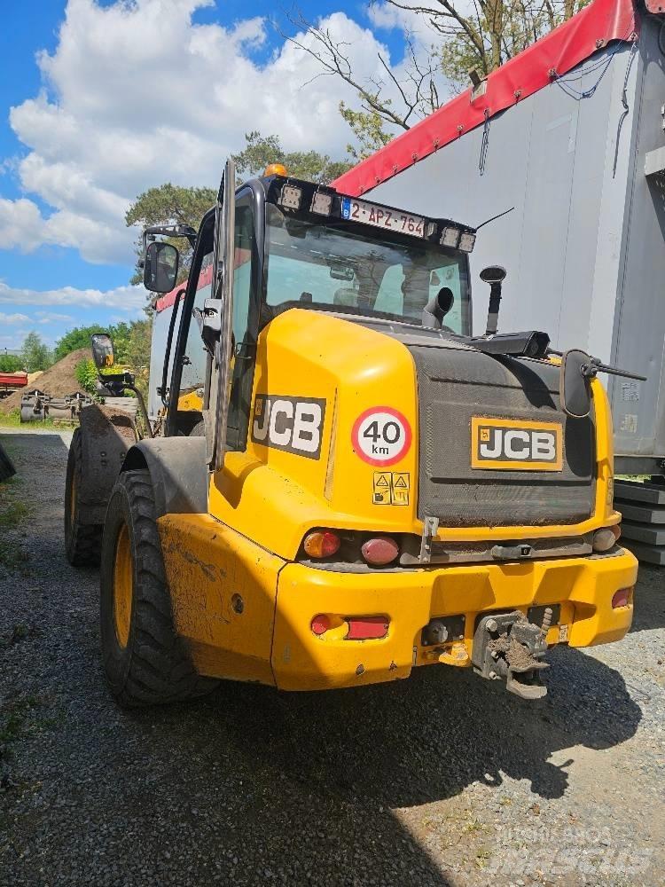 JCB TM 320 S Poljoprivredni teleskopski utovarivači