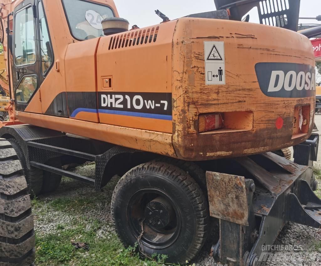 Doosan DH 210 W-7 Bageri točkaši