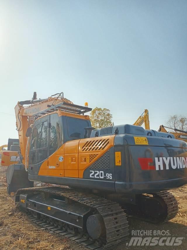 Hyundai R220-9 Bageri guseničari