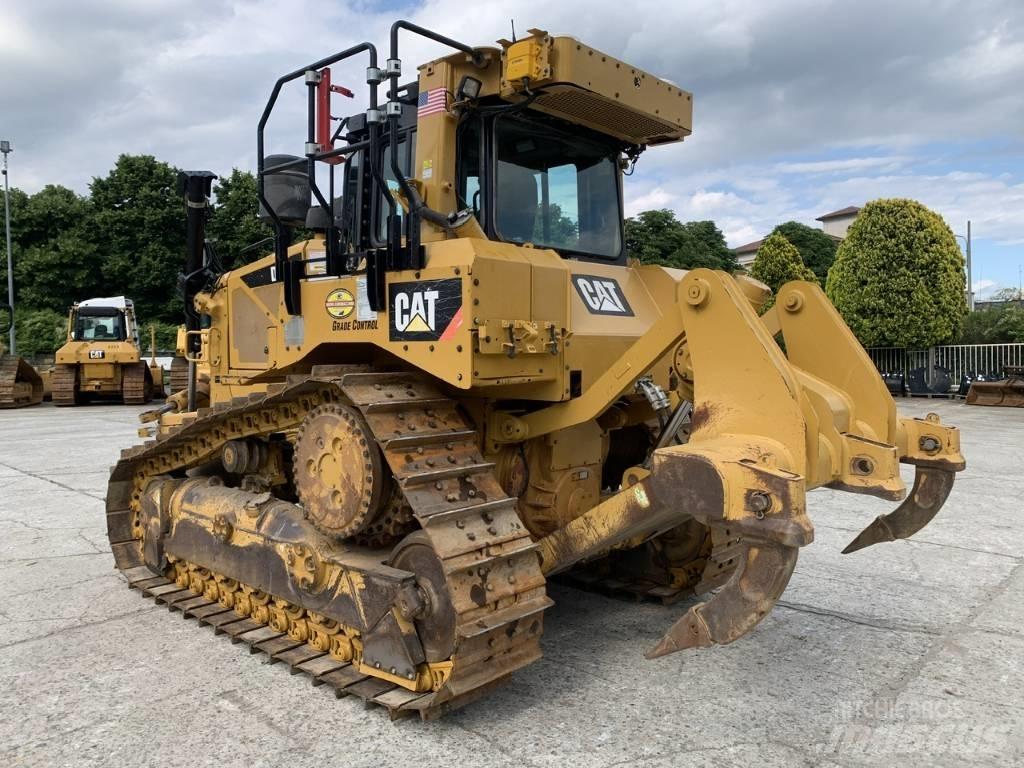 CAT D 6 T XLVP Buldožeri guseničari