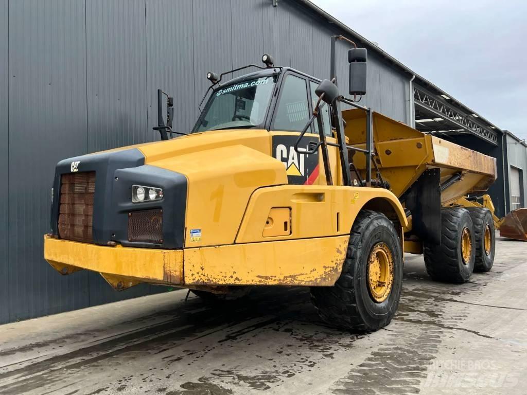 CAT 735B Zglobni damperi
