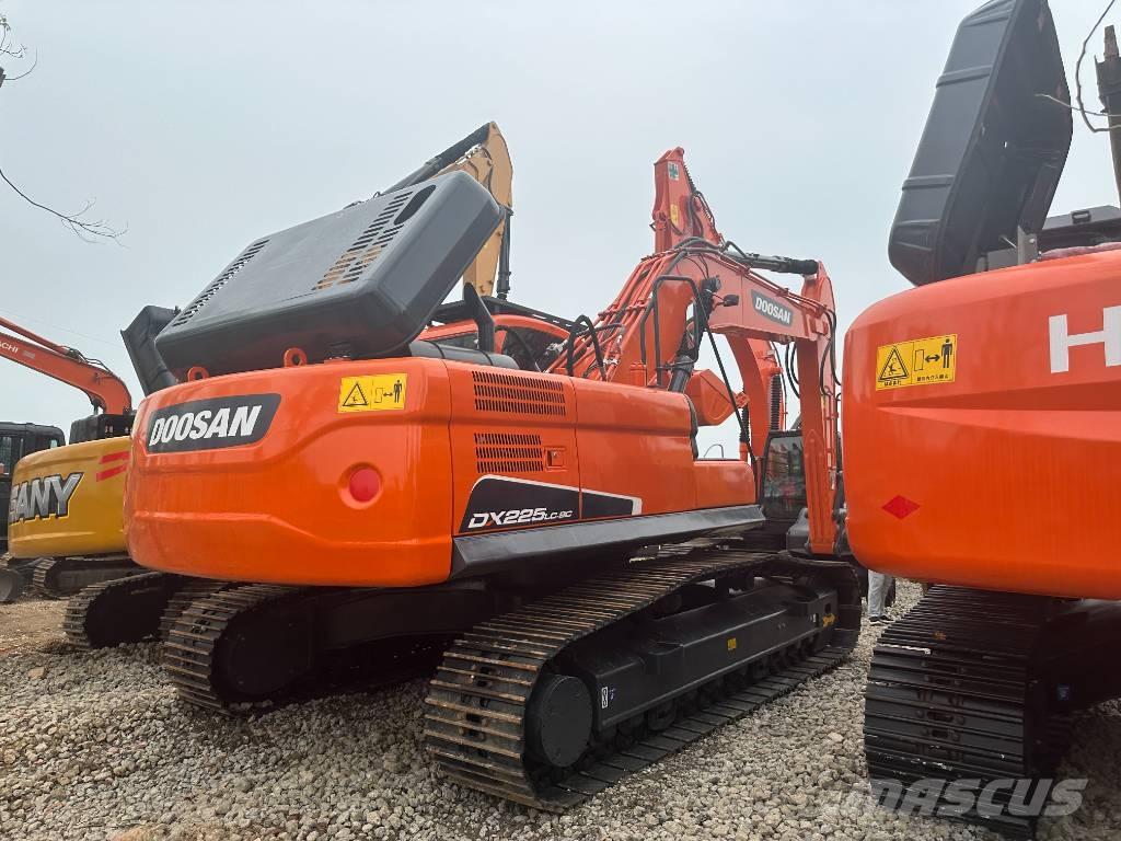 Doosan DX225 Bageri guseničari