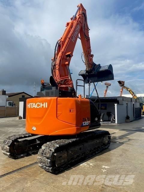 Hitachi 135 US-6 Bageri guseničari
