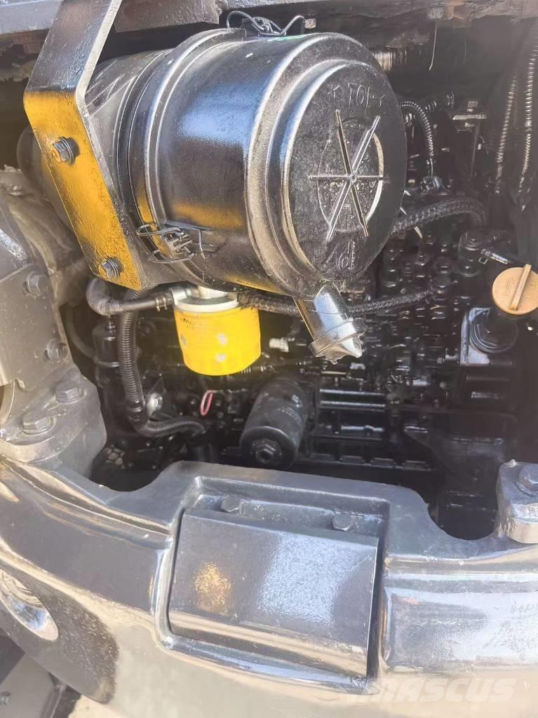 Komatsu PC 40 MR Bageri guseničari