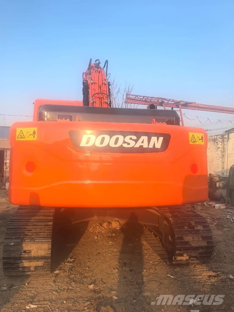 Doosan DX225 Bageri guseničari
