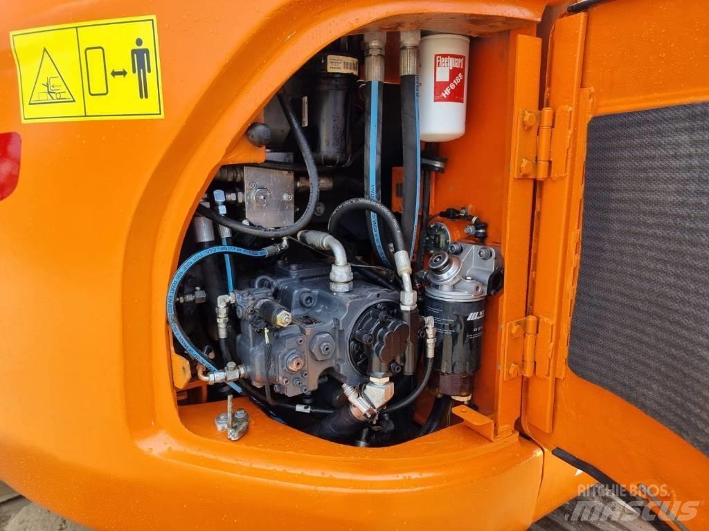 Doosan DX 140 LC-3 Bageri guseničari
