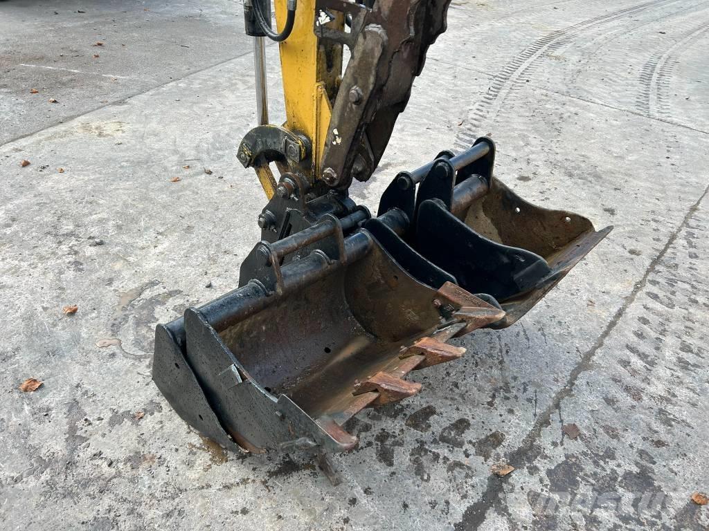 CAT 302.5 C Mini bageri < 7t