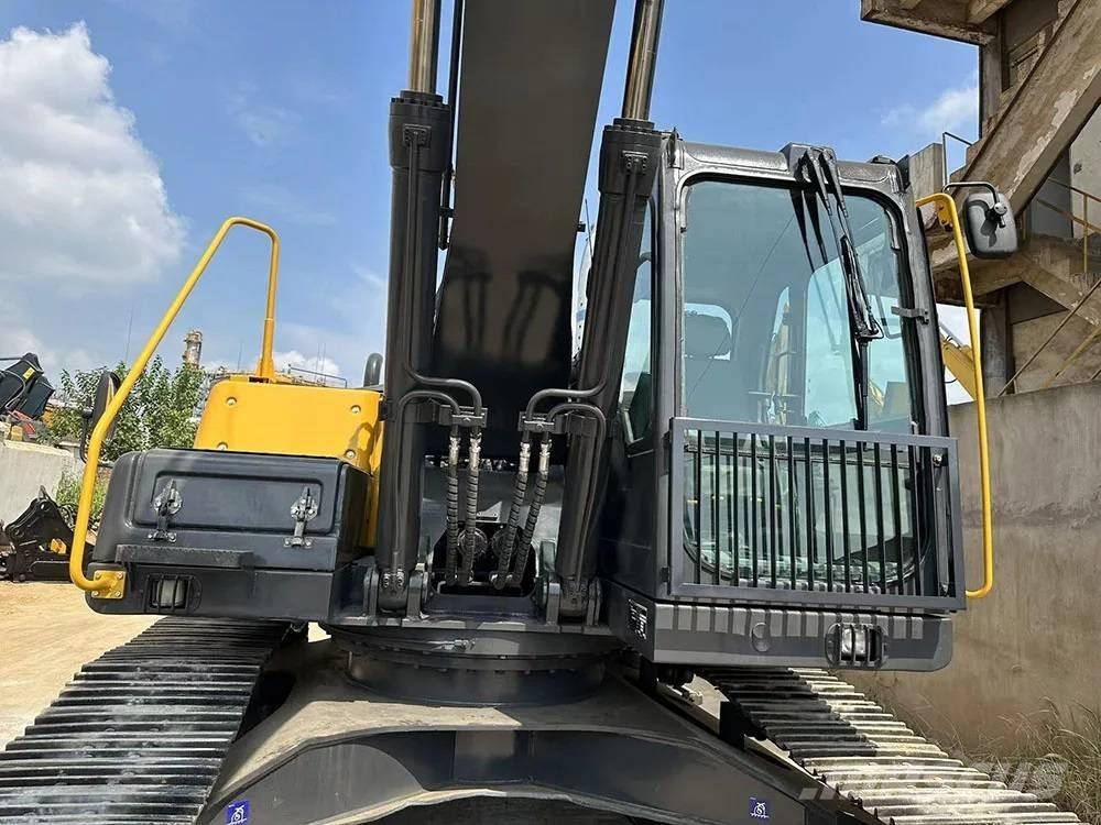 Volvo EC240D Bageri guseničari