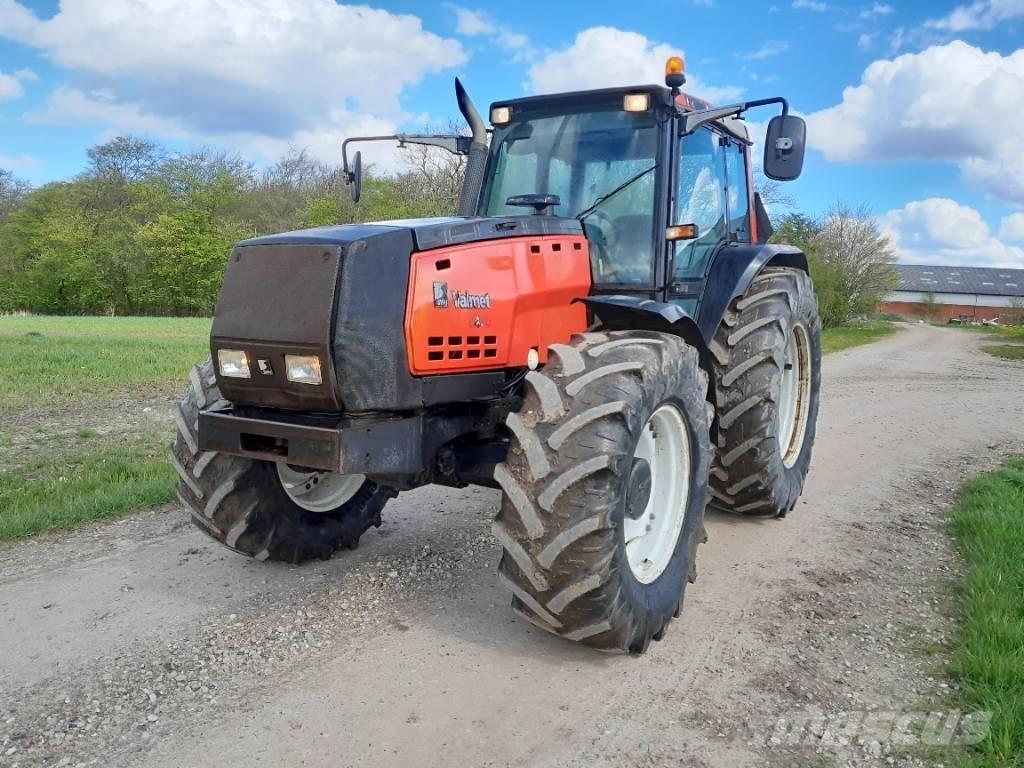 Valmet 8450 Mega Traktori