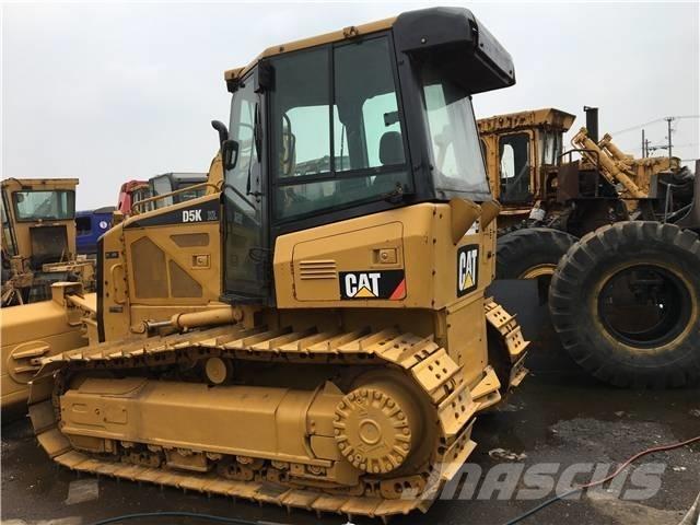 CAT D5K Buldožeri guseničari