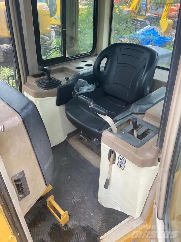CAT D 5 M XL Buldožeri guseničari