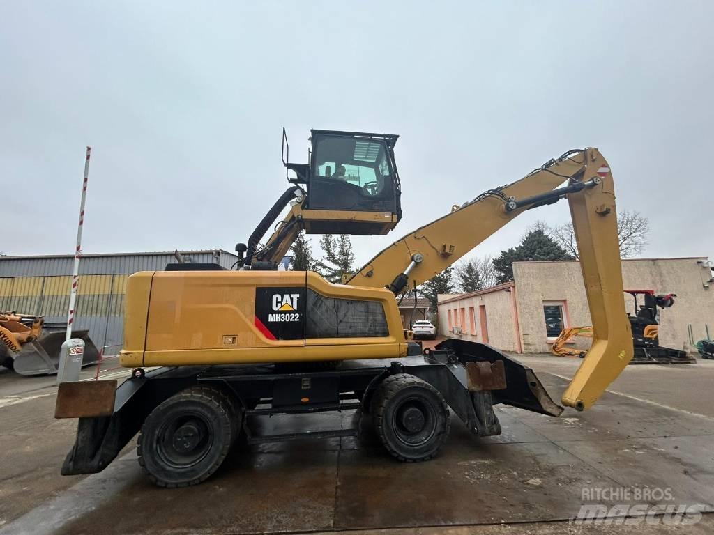 CAT MH3022 Bageri točkaši