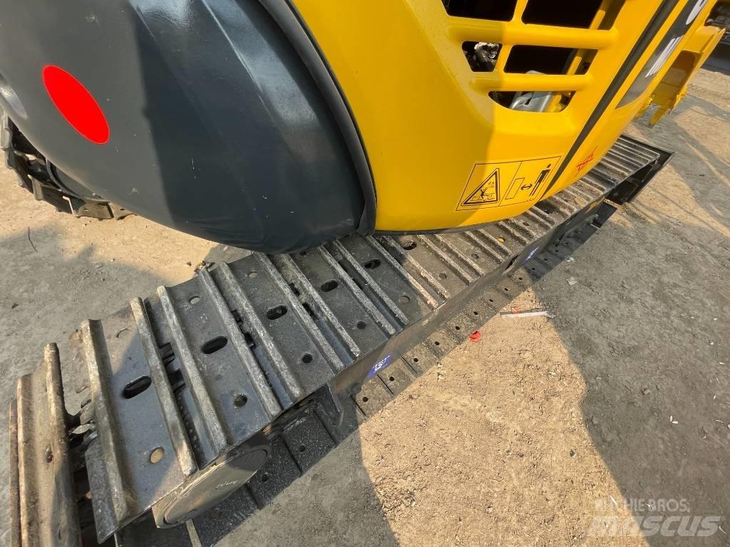 Komatsu PC 30 Bageri guseničari