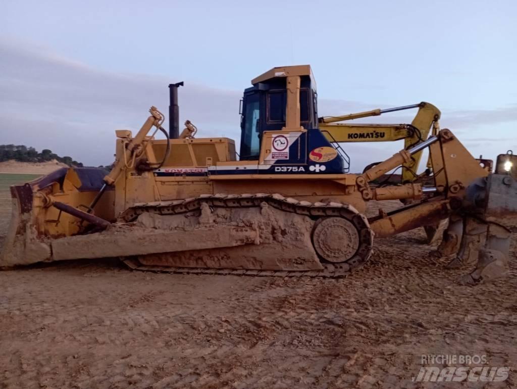 Komatsu D 375 A-2 Buldožeri guseničari