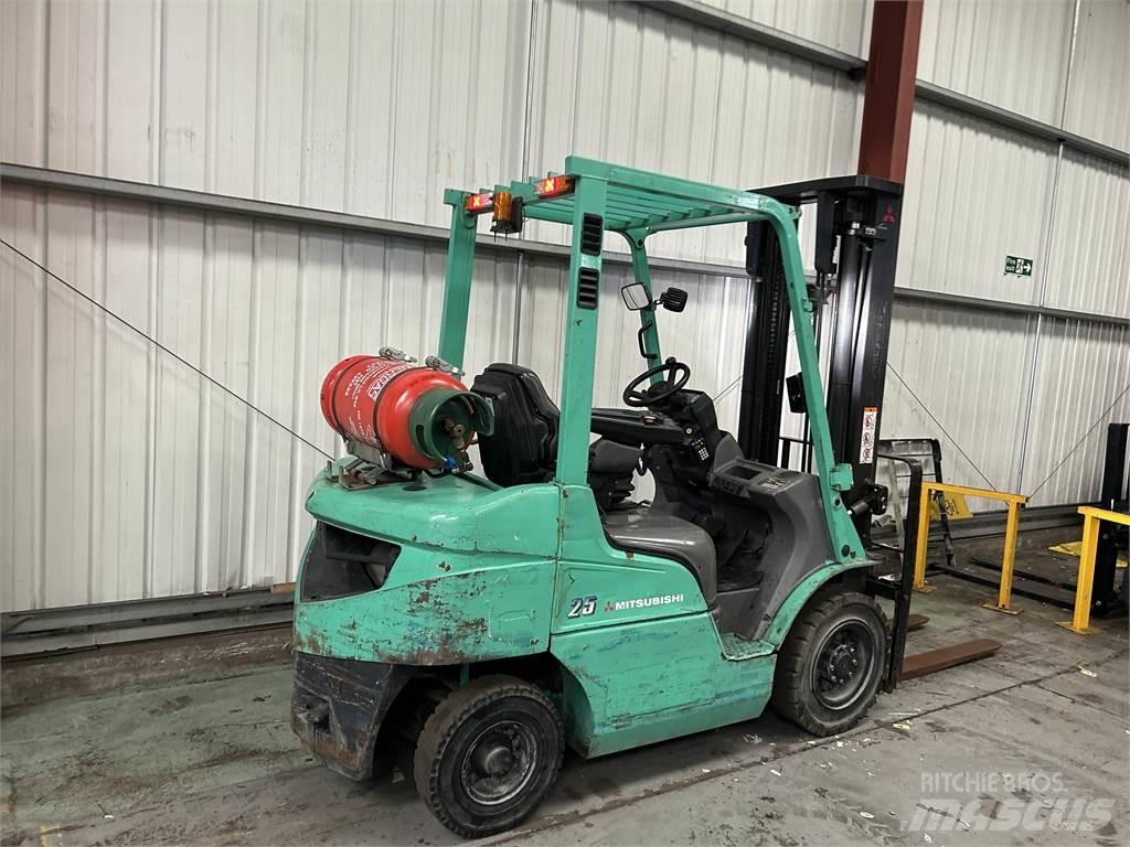 Mitsubishi FG25NT Plinski viljuškari