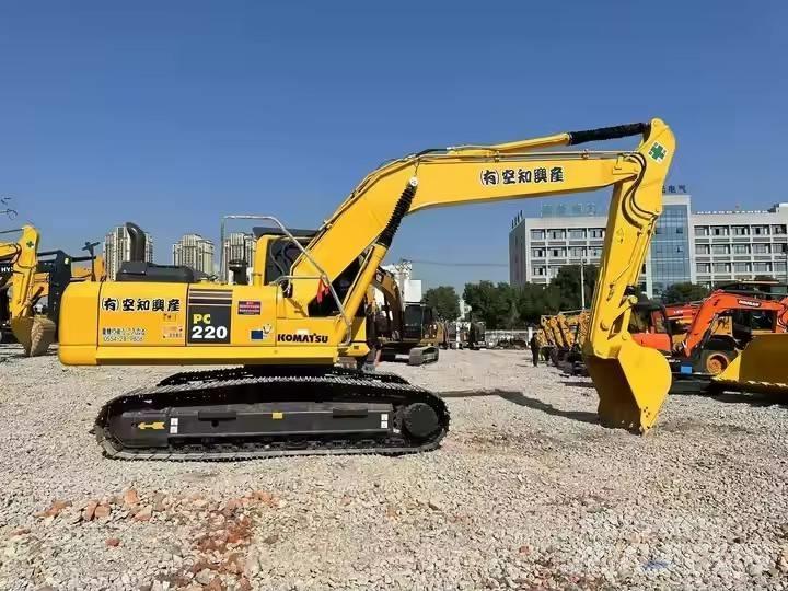 Komatsu PC 220 Bageri guseničari