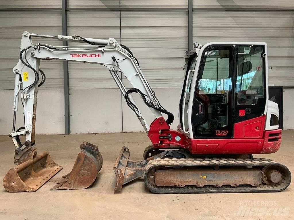 Takeuchi TB 250-2 Mini bageri < 7t