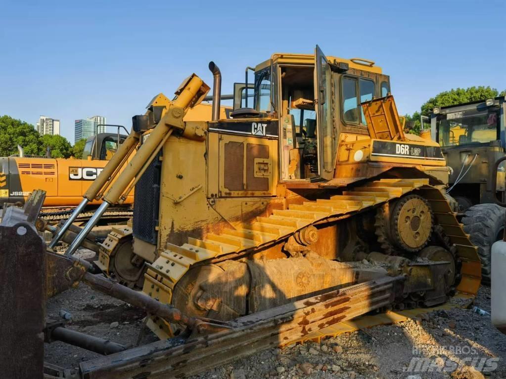 CAT D 6 R Buldožeri guseničari
