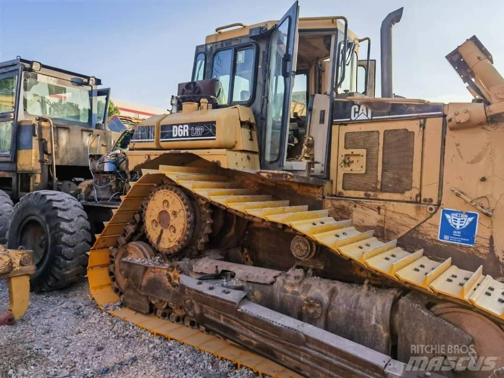 CAT D 6 R Buldožeri guseničari