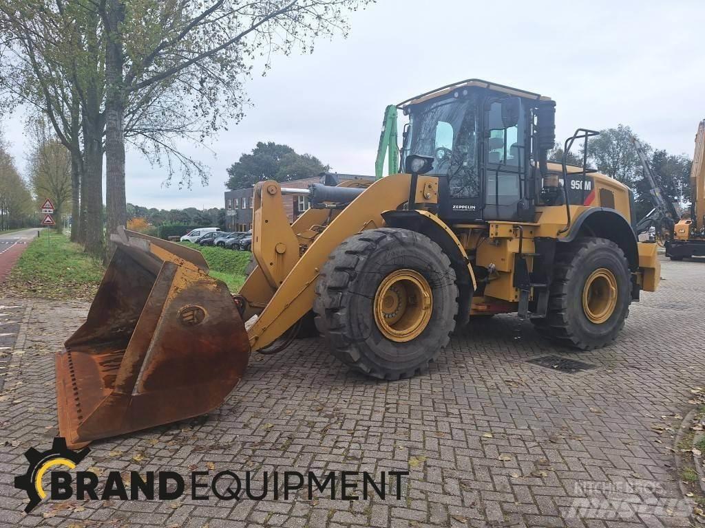 CAT 950M Utovarivači na točkove