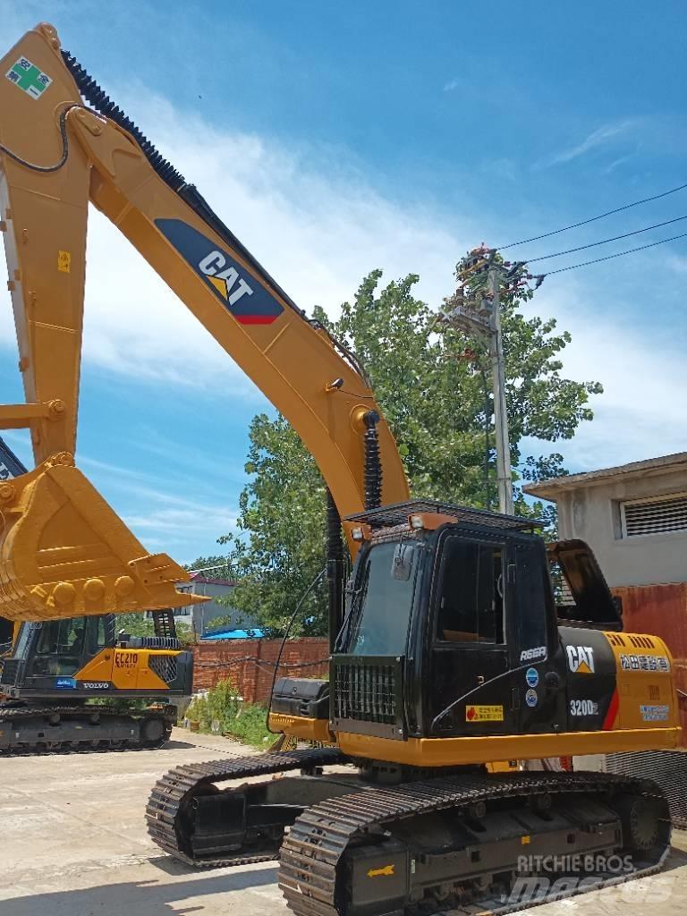 CAT 320 D2 Bageri guseničari