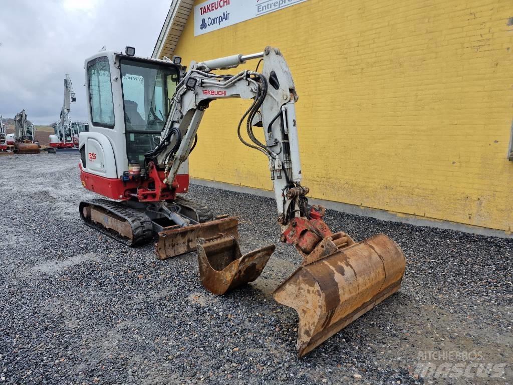 Takeuchi TB225 Mini bageri < 7t