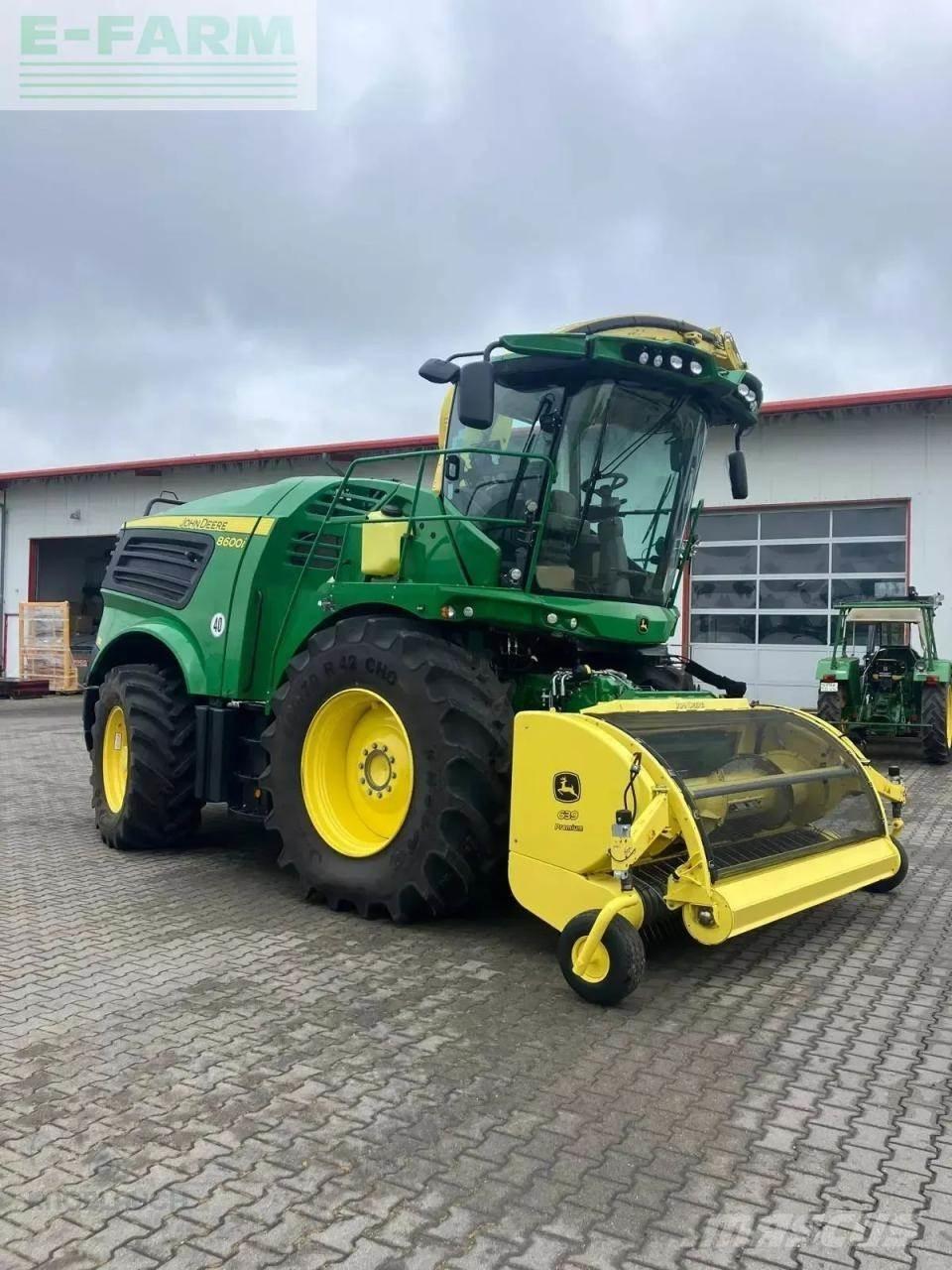 John Deere 8600i Mašine za stočnu hranu sa sopstvenim pogonom
