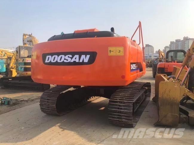 Doosan DH 225 LC-9 Bageri guseničari