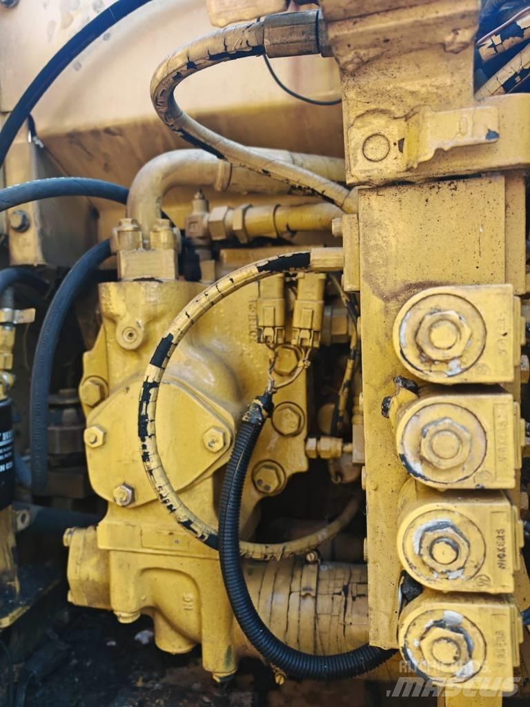 Komatsu PW 130ES-6K Bageri točkaši