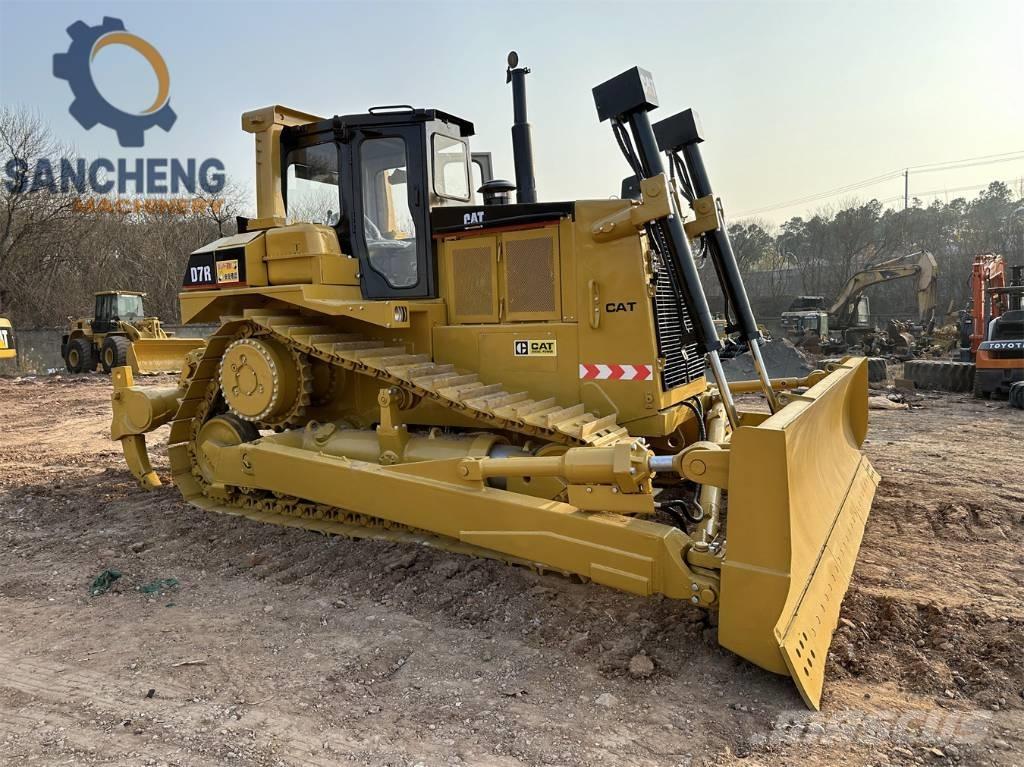 CAT D7R Buldožeri guseničari
