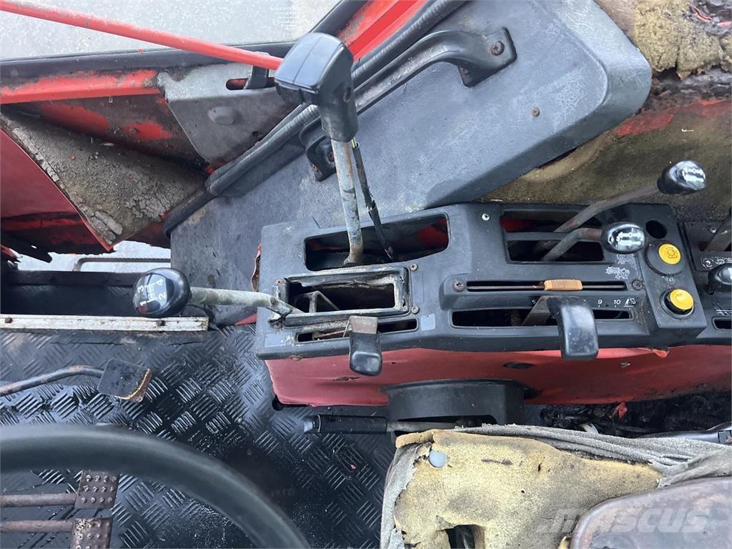 Valtra Valmet 705 Traktori