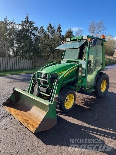 John Deere 2720 Manji traktori