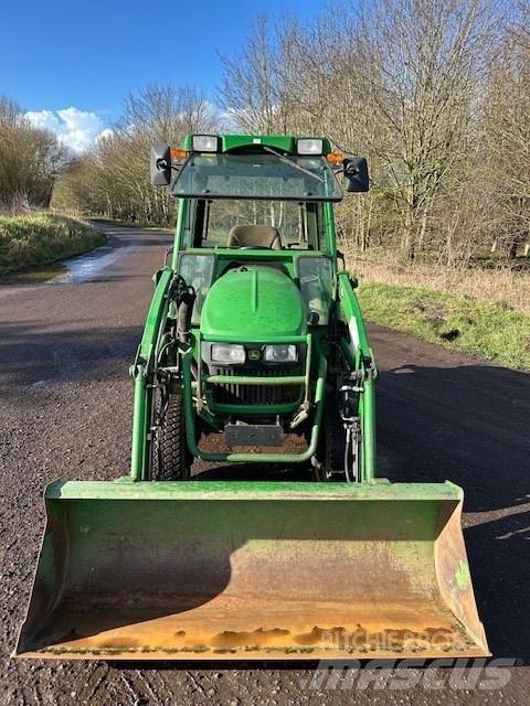 John Deere 2720 Manji traktori