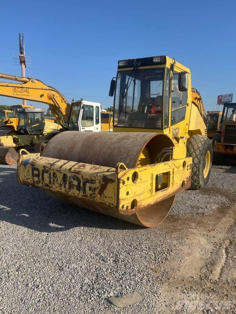 Bomag BW 213 D-3 Valjci sa jednim bubnjem