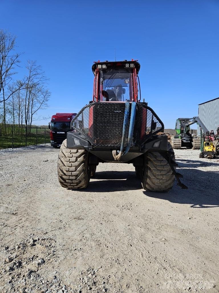 Komatsu 895 Forvarderi