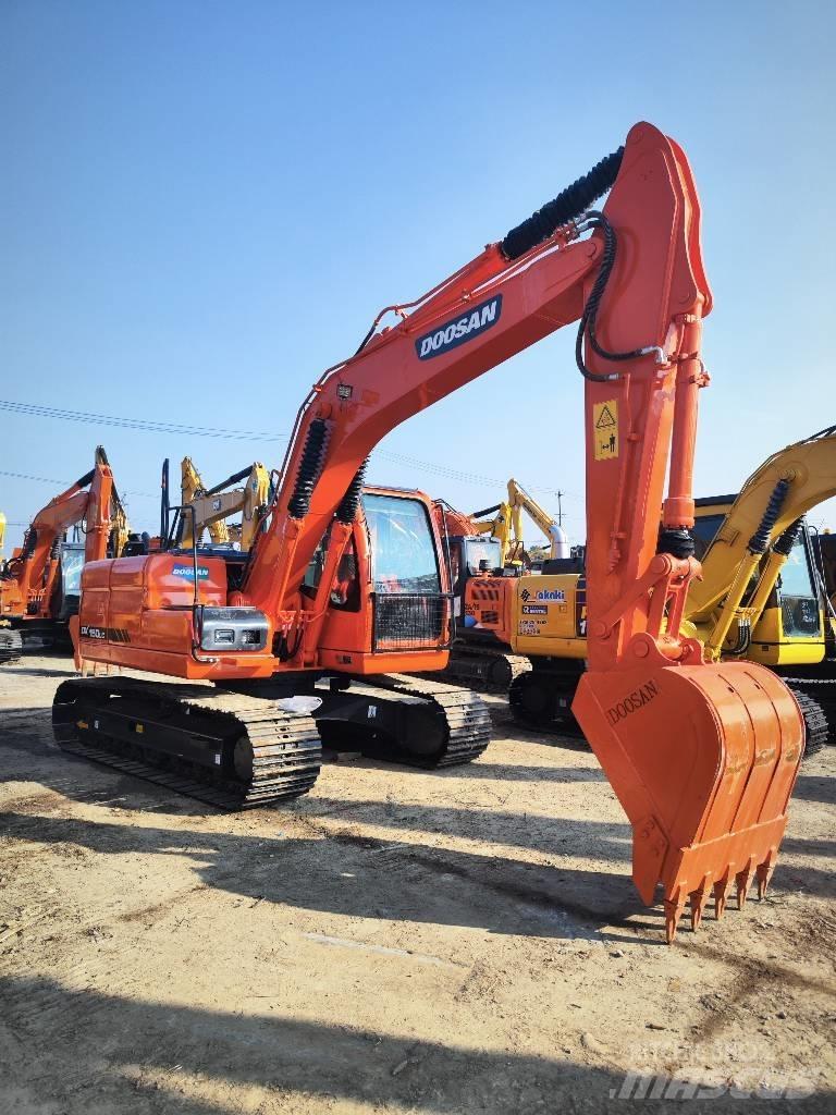 Doosan 150lc Bageri guseničari