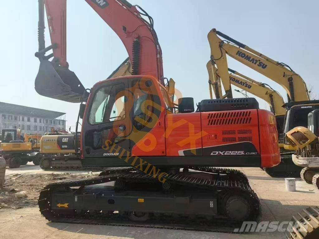 Doosan DX 225 LCA Bageri guseničari