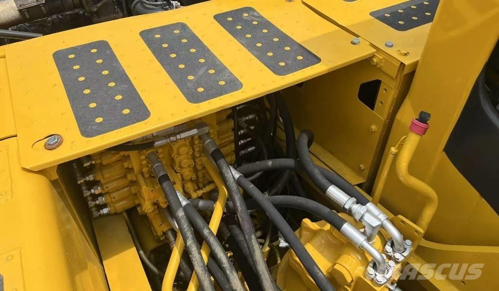 Komatsu PC200-7 Bageri guseničari