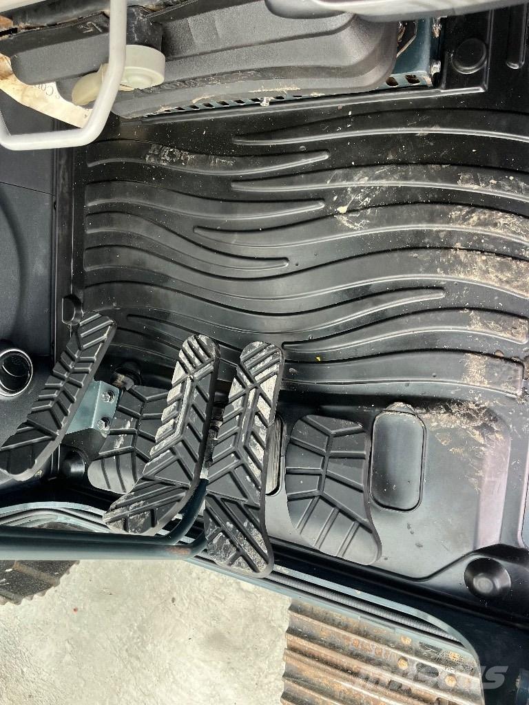 Hyundai HX140L Bageri guseničari