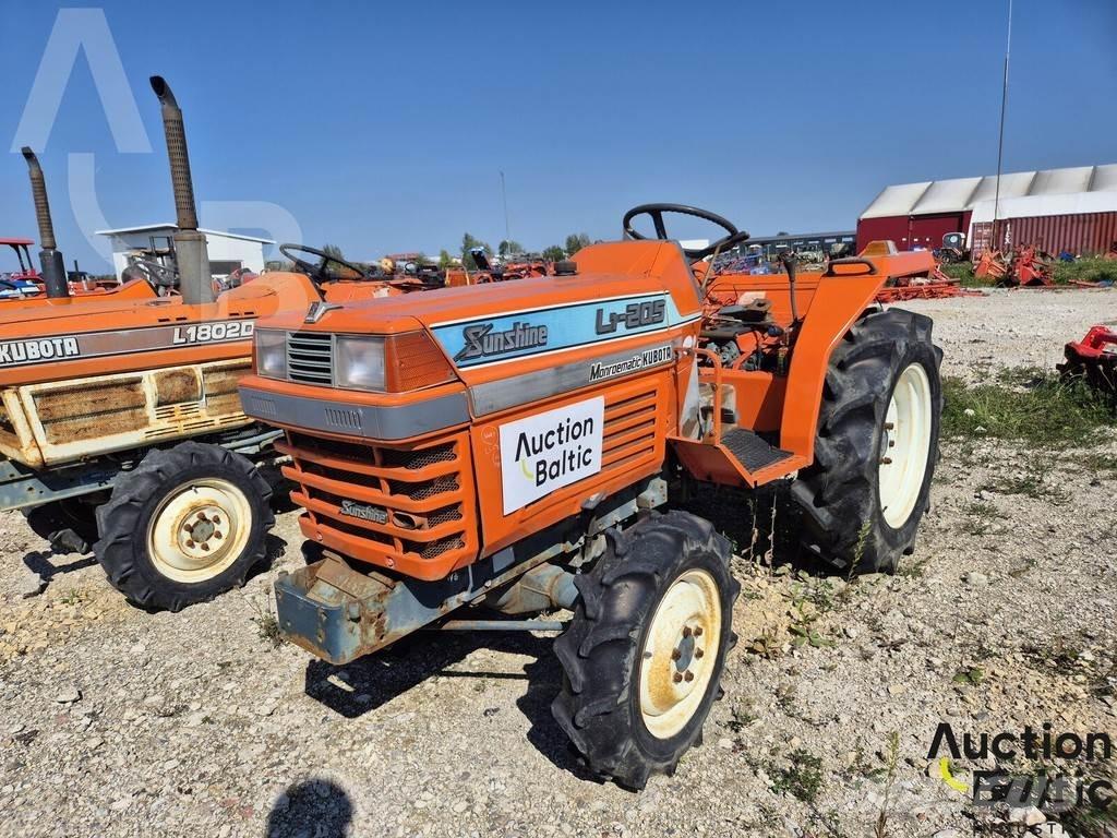Kubota L1-205D Traktori
