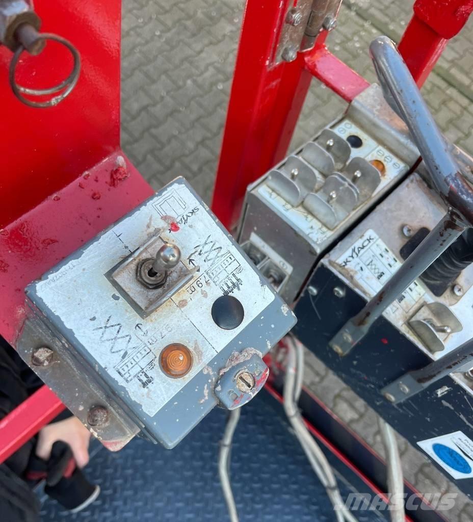 SkyJack SJ 6832 RT Makazaste platforme