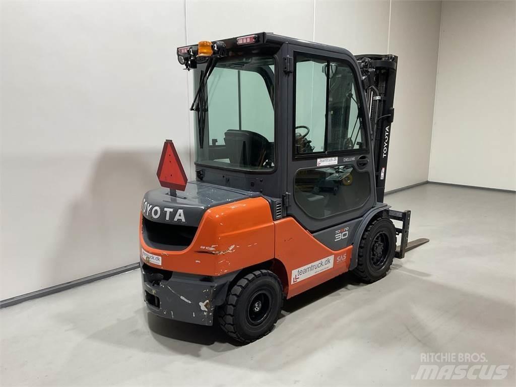 Toyota 52-8FDF30 Dizelski viljuškari