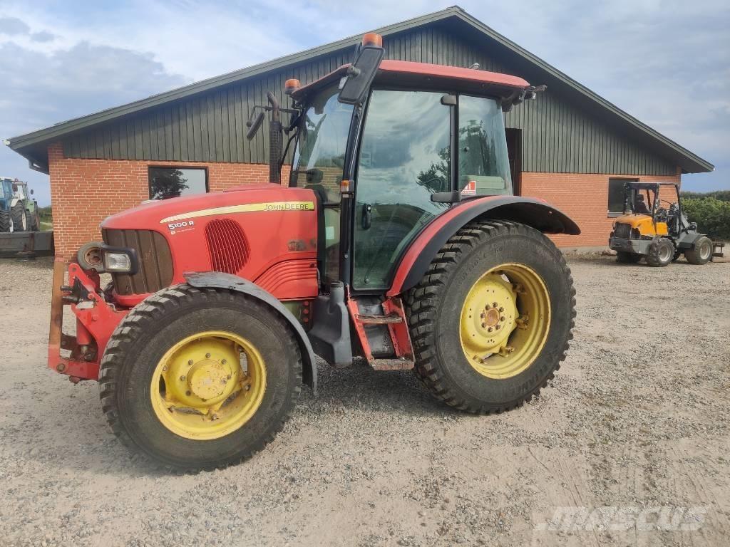 John Deere 5100 R Traktori